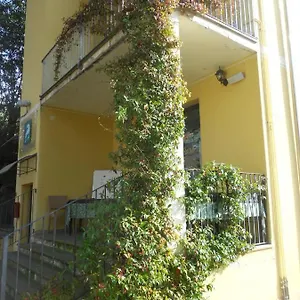 https://il-rampicante-monticelli-terme.emilia-romagnahotels.net